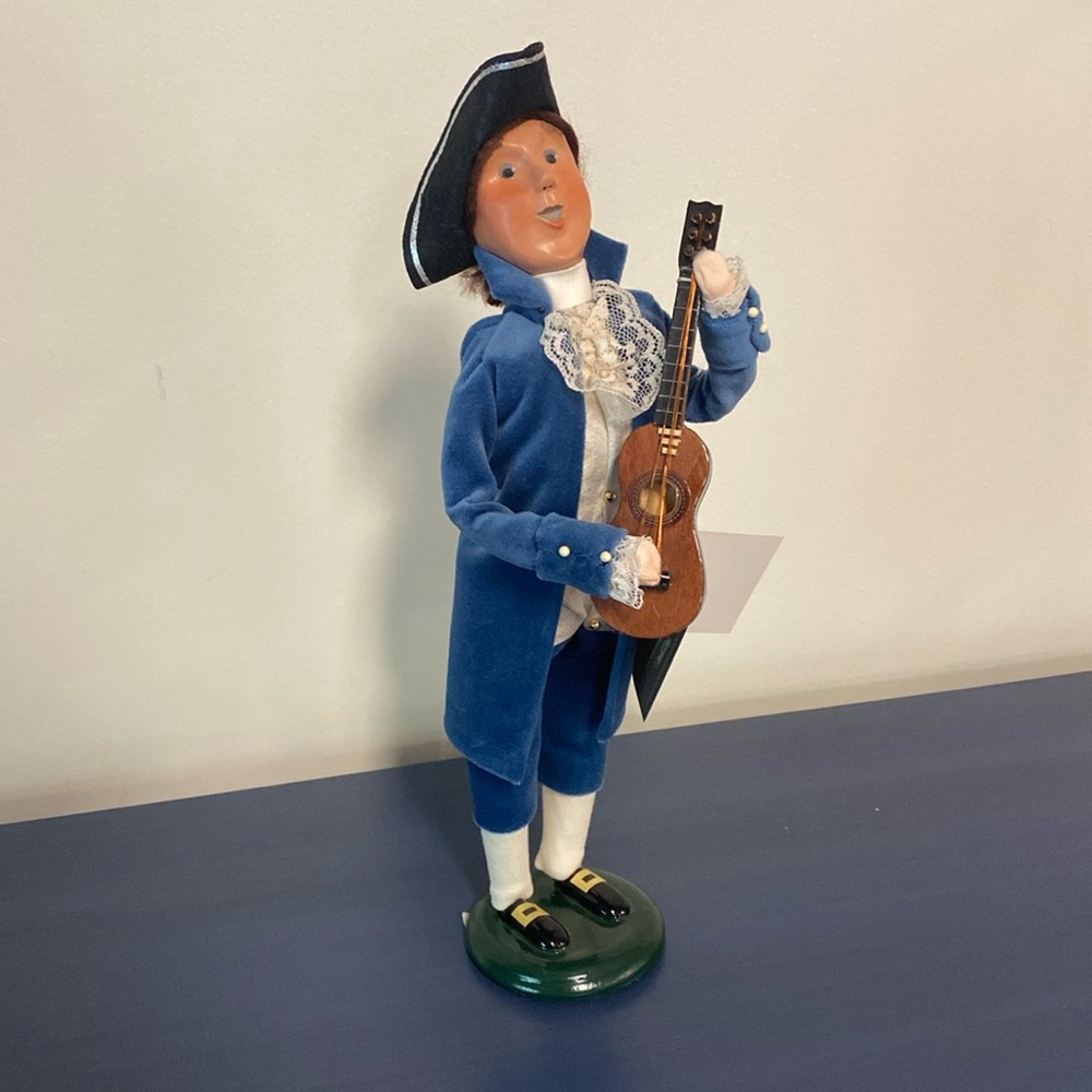 Buyers Choice Caroler; Colonial Man Serenading